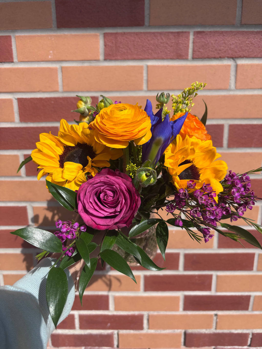 Eid Mubarek! Send beautiful flowers to celebrate Spring. We deliver to Hamilton and the GTA