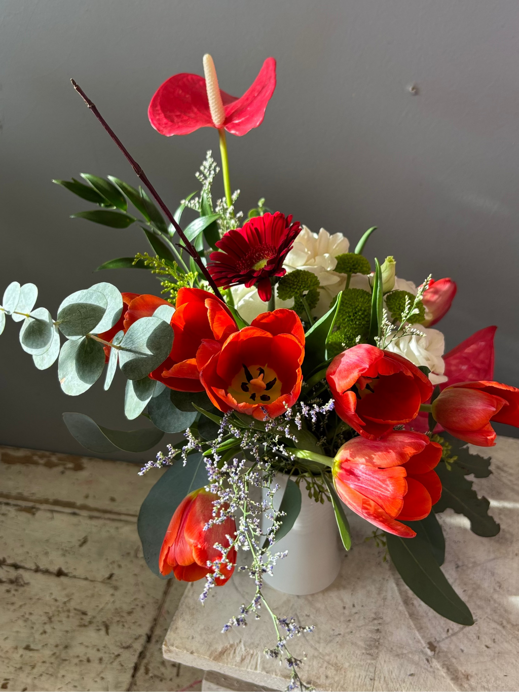 Warm, radiant, and full of gentle optimism, Sunward is designed in uplifting tones that feel like turning your face toward the light. This balanced arrangement brings colour, comfort, and everyday beauty into any space.
Perfect for birthdays, thank-yous, and thoughtful gestures from your local Hamilton florist.